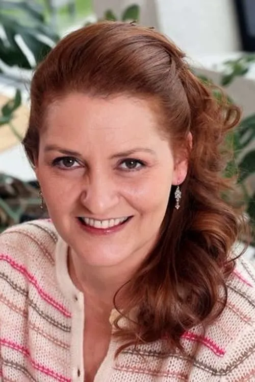 Nicoline Hummel interpretando a Politieagente