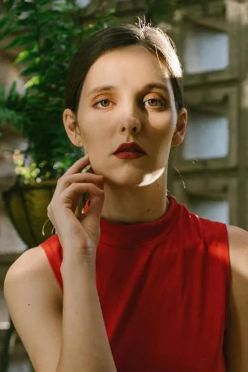 Nidia Casís interpretando a Clara