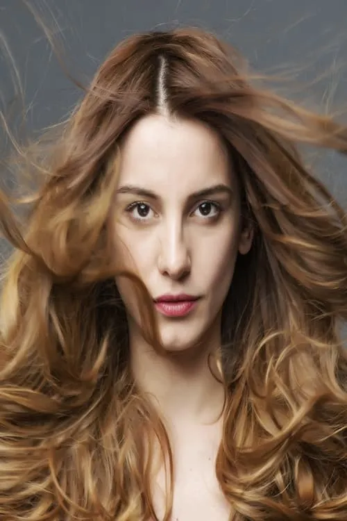 Nihal Isiksaçan — personaje: Burcu Uyar