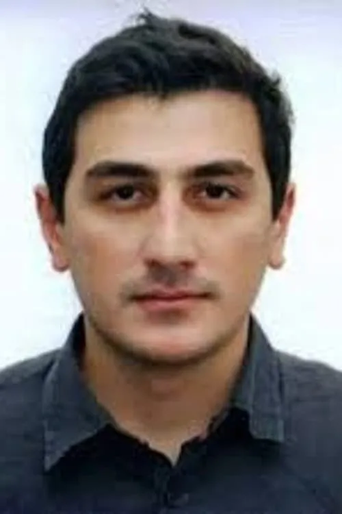 Nika Apriashvili interpretando a Sergi