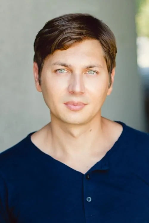 Nikita Bogolyubov interpretando a Nikolai