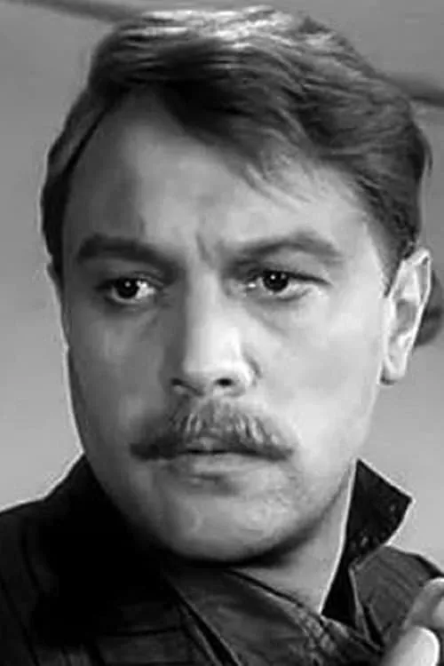 Nikolai Lebedev interpretando a 