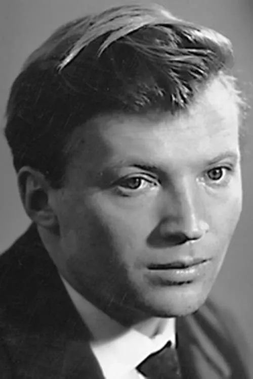 Николай Пеньков interpretando a