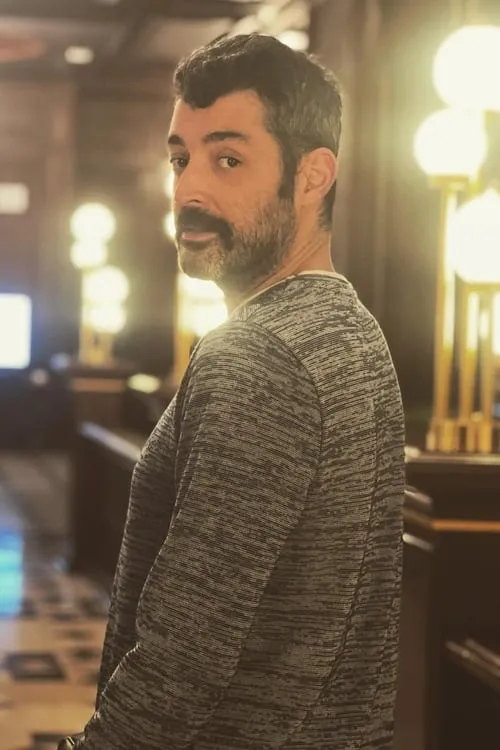 Alex Miller ha trabajado con Nima Rad en 1 ocasiones