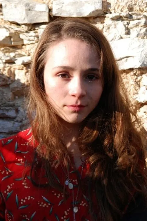 Nina Rodriguez interpretando a Zoé