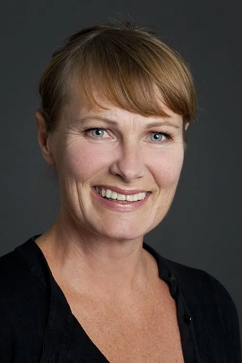 Nina Woxholtt — personaje: Aggie Stangfeldt