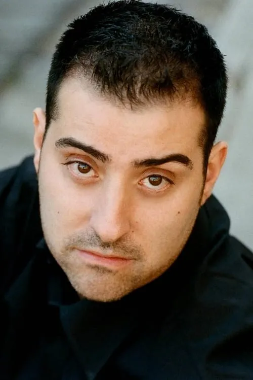 Nino Cimino interpretando a Frank