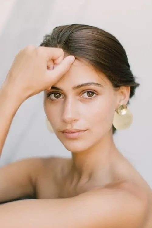 Nancy Morrison ha trabajado con Nirvana Seepersaud en 1 ocasiones