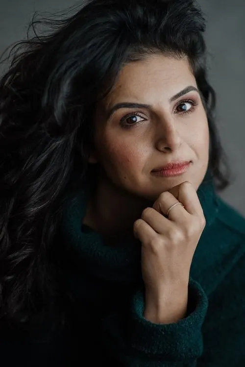 Shameer Birges ha trabajado con Nisrine Amine en 1 ocasiones