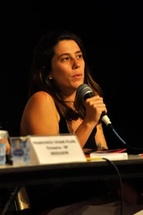 Noa Bressane interpretando a