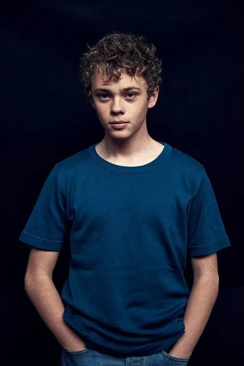 Noa Risbro Hjerrild — personaje: Mads