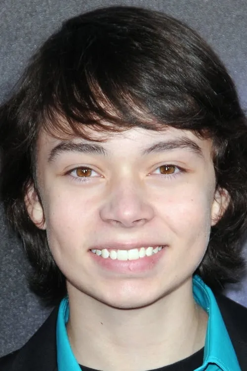 Noah Ringer interpretando a Aang