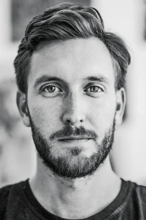 Noel Deelen interpretando a Joris