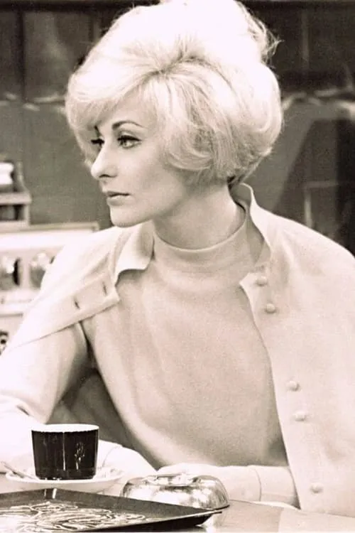 Noeline Brown interpretando a German Scientist