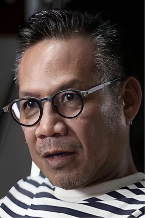 Nonzee Nimibutr interpretando a 