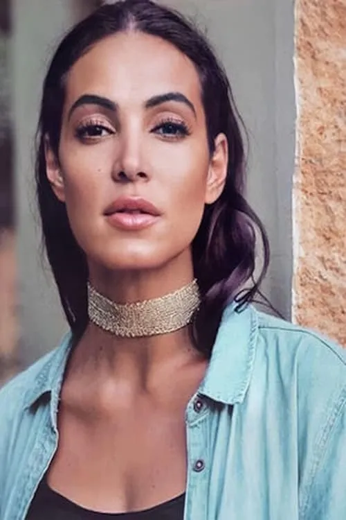 Nora Cheichaa — personaje: Amina