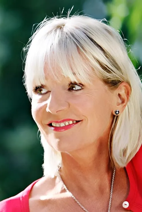 Nora von Collande — personaje: Martina Hoffmann