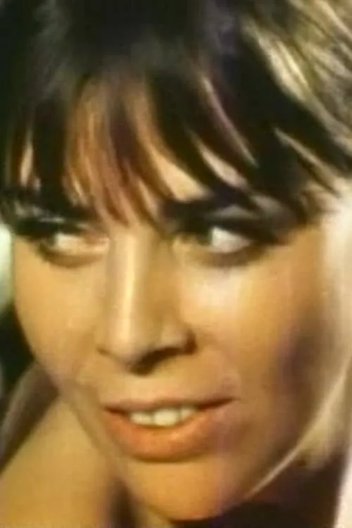 George Peters ha trabajado con Nora Wieternik en 4 ocasiones