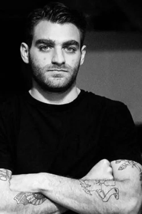 Willow Voges-Fernandes ha trabajado con Notis Aggelis en 1 ocasiones