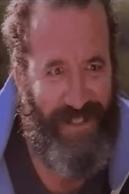 Notis Pitsilos interpretando a