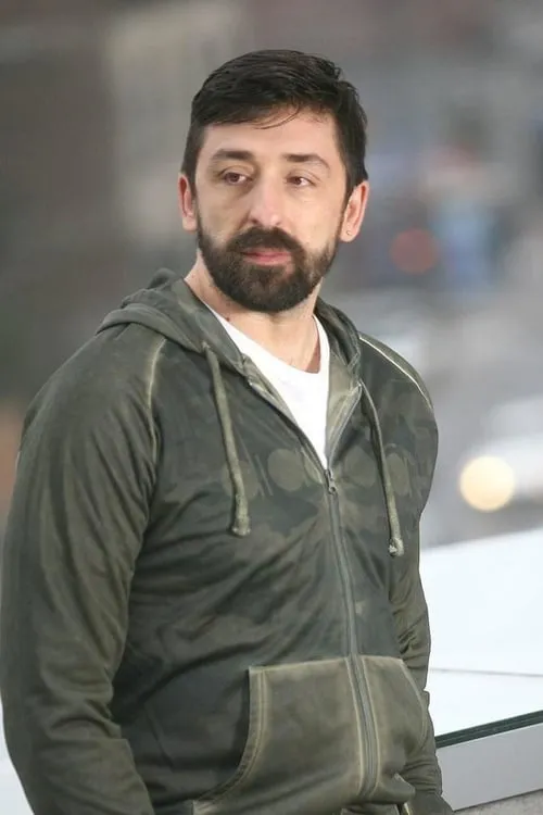 Ognjen Amidžić interpretando a Radonja