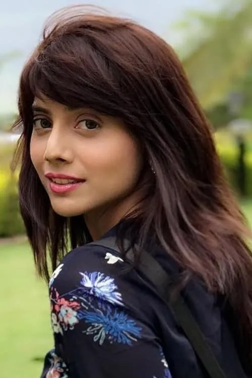 Ojaswi Oberoi — personaje: Meenakshi Kumar