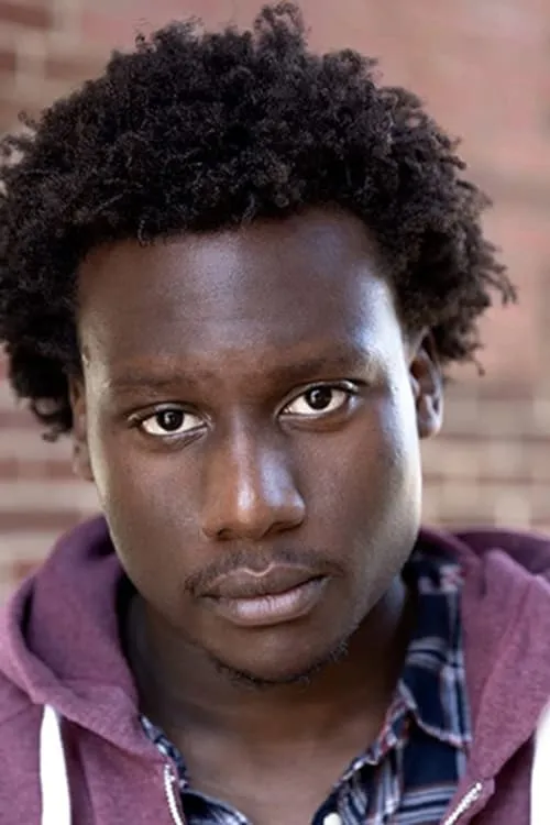 Okea Eme-Akwari interpretando a Washington