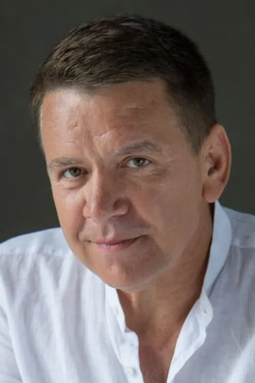 Oleksandr Suvorov interpretando a Petty Officer Semyon Kovsh