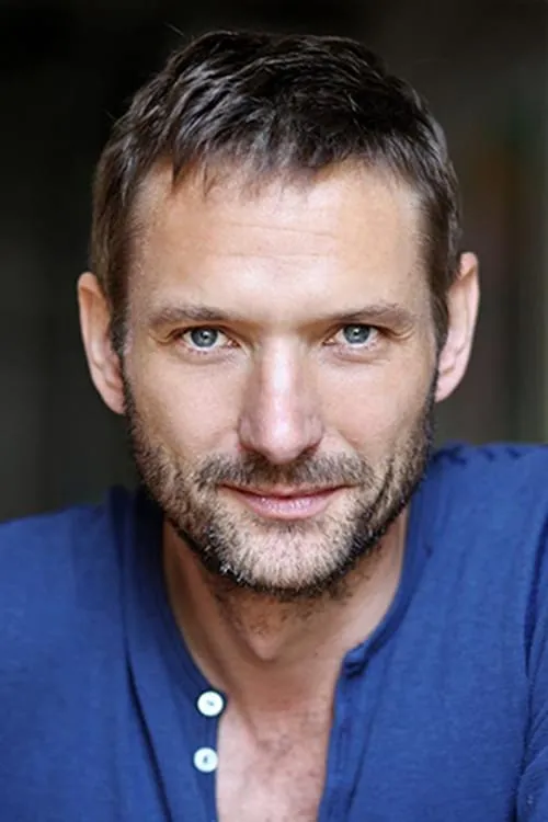 Olivier Martial interpretando a Raphael