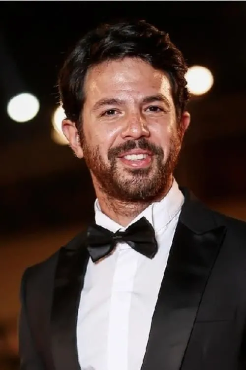 Omar El Shenawy — personaje: Omar