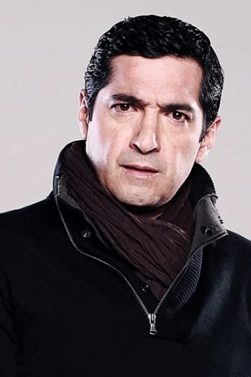 Orlando Valenzuela interpretando a 