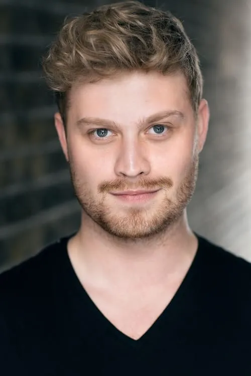 Oscar Conlon-Morrey interpretando a 