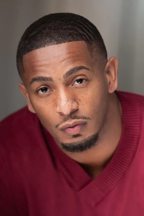 Oshea Russell interpretando a