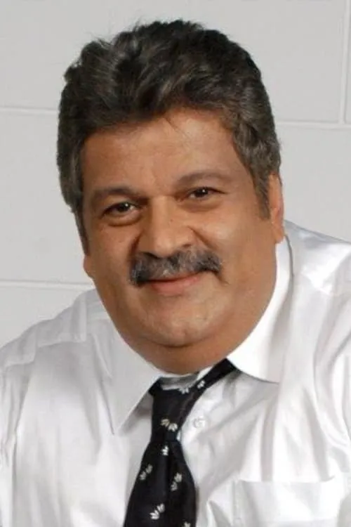 Osman Yağmurdereli — personaje: Levent