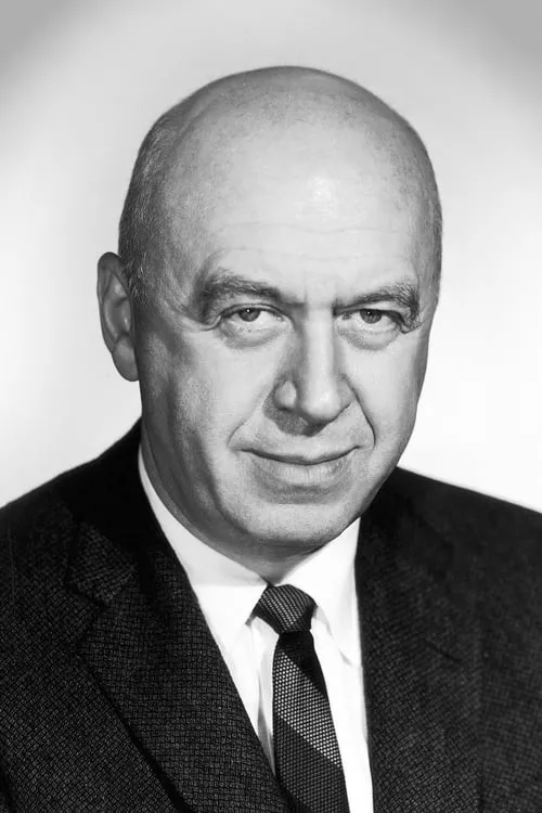 Otto Preminger interpretando a Oberst von Scherbach