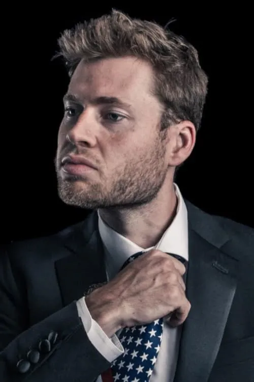 Michael Flynn ha trabajado con Owen Shroyer en 1 ocasiones