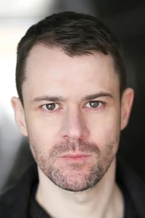 Owen Whitelaw interpretando a Fergus