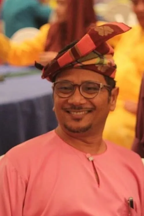 Adam Shahz ha trabajado con Pakya Sepahtu en 2 ocasiones