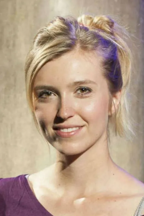 Pamela Adamik — personaje: Girl