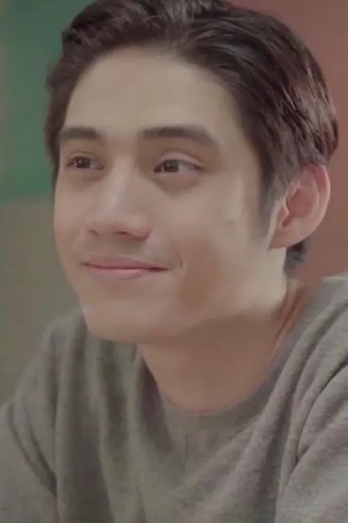 Panupat Sutirak interpretando a Sin (Teenage)