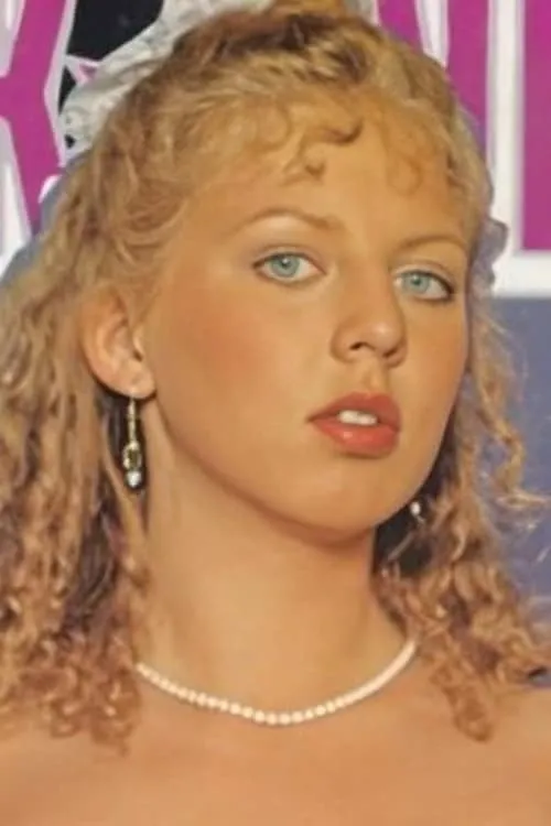 Paola Pasetti interpretando a Woman in Orgy