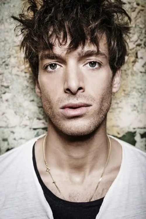 Paolo Nutini interpretando a Sé stesso