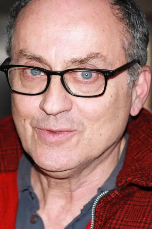 Pappi Corsicato interpretando a