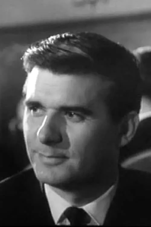 Paris Alexander interpretando a 