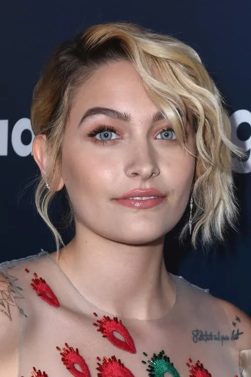 Paris Jackson interpretando a Danica McCollum