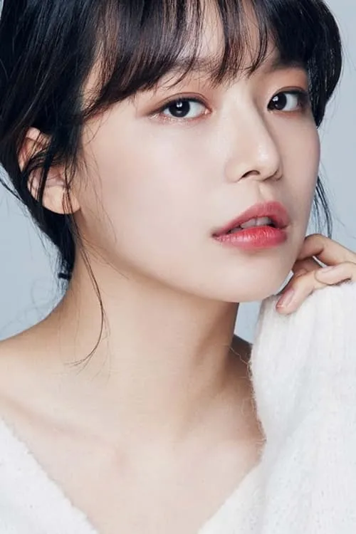 Park E-hyun — personaje: Ryu Seol