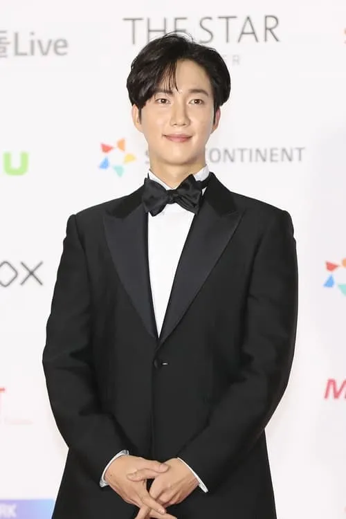 Park Geon-il — personaje: Lee Hyung-shik