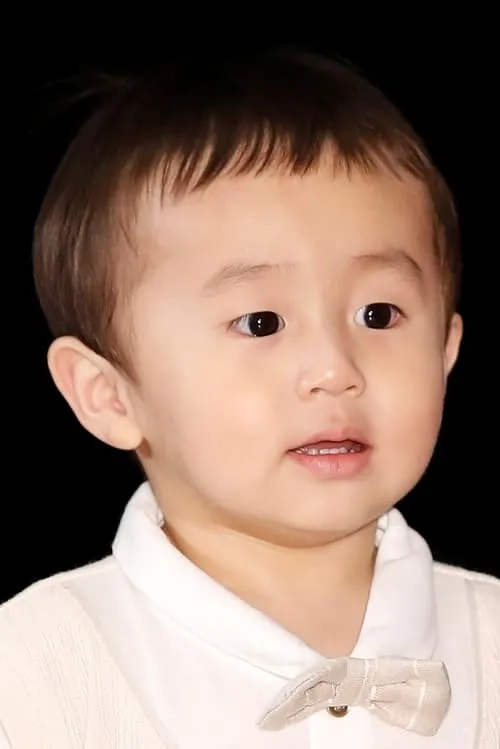 Enzo Almario ha trabajado con Park Ji-yong en 1 ocasiones