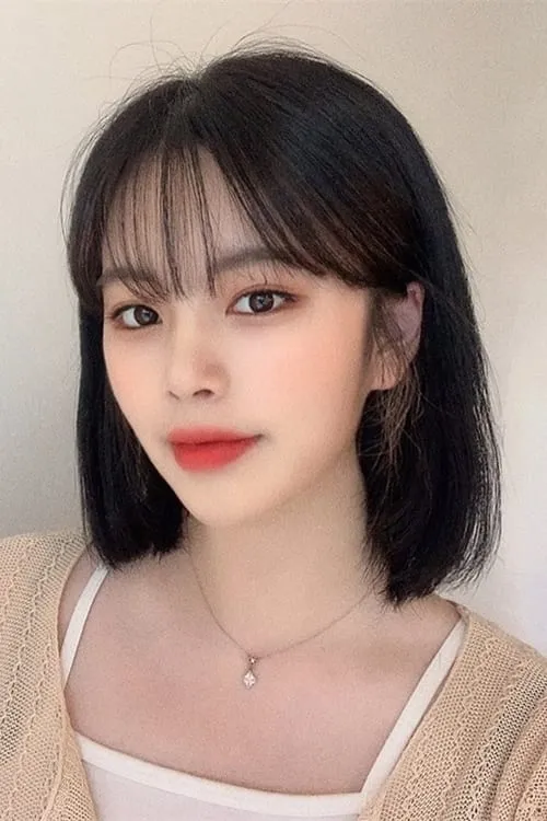 Park Si Young — personaje: Jeon Bo Min