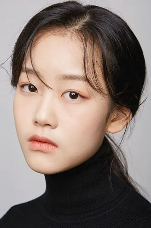 Park Yoon-young en su biografía y filmografía